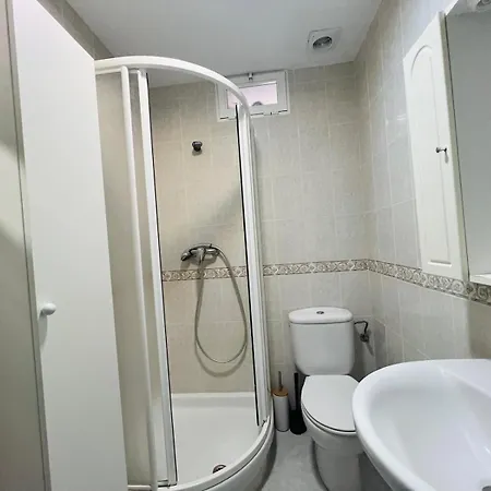 Front Apartment *