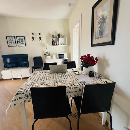 Front Apartment *